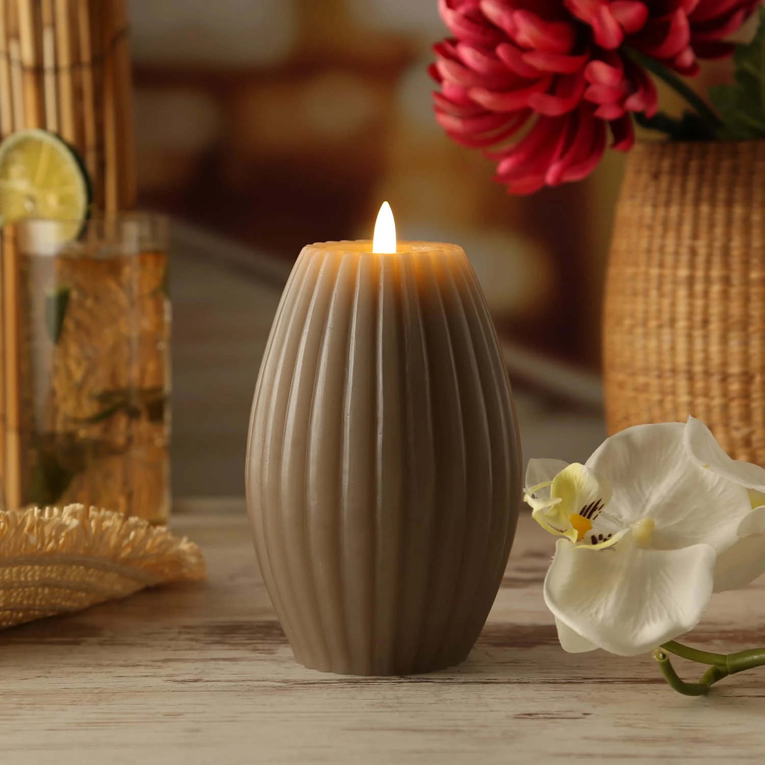 LED Kerze LIV Mit Rillen Echtwachs Flackernd H: 17cm In Taupe – Bild 2