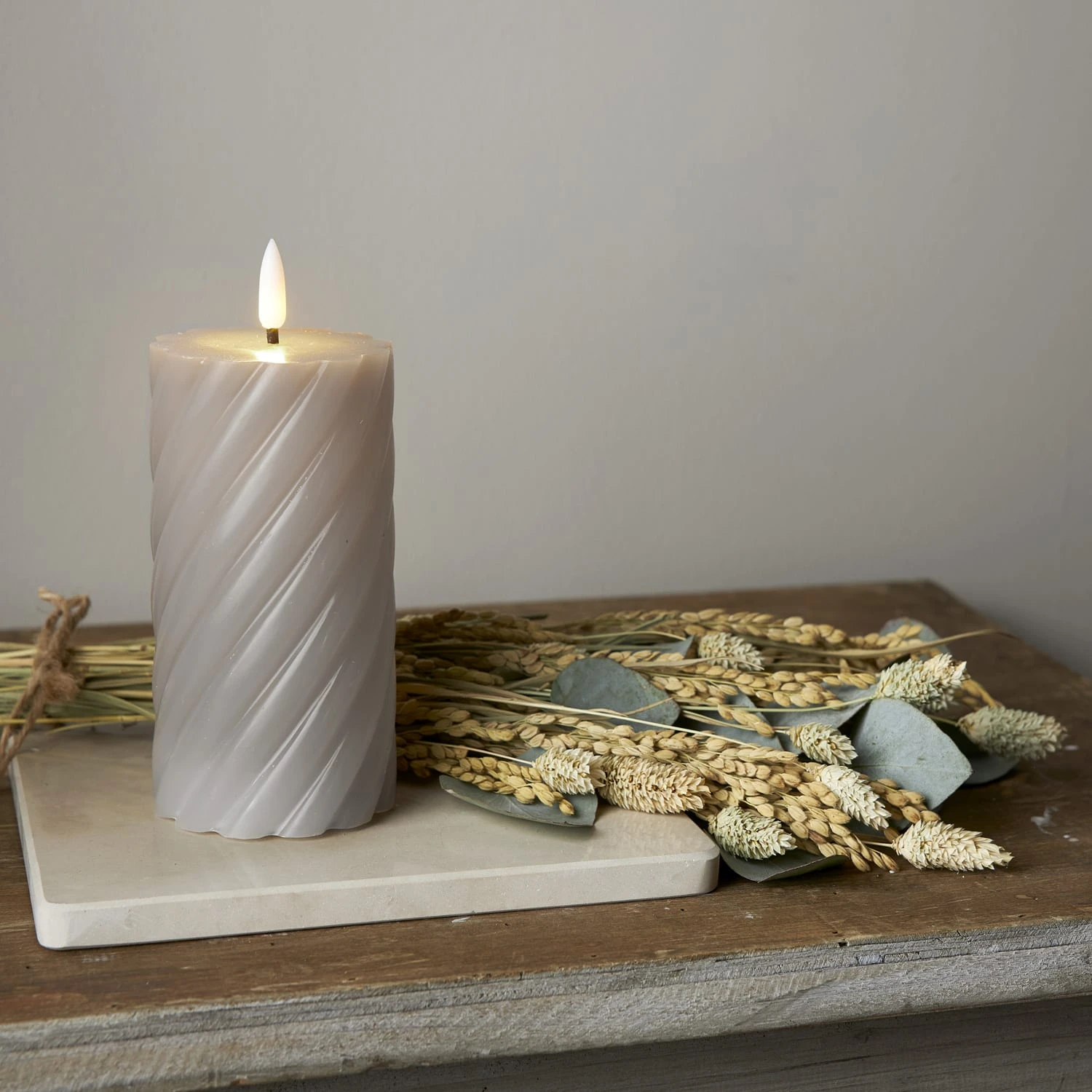 Star Trading LED Kerze Swirl Echtwachs Gedreht 3D Flamme In Grau - H: 15cm – Bild 2