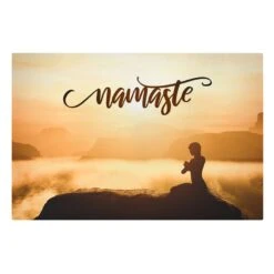 Leinwandbild - Namaste Sonnenaufgang Im Gebirge In Orange