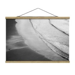 Stoffbild - Leichter Wellengang Am Strand Schwarz Weiß In Schwarz-Weiß